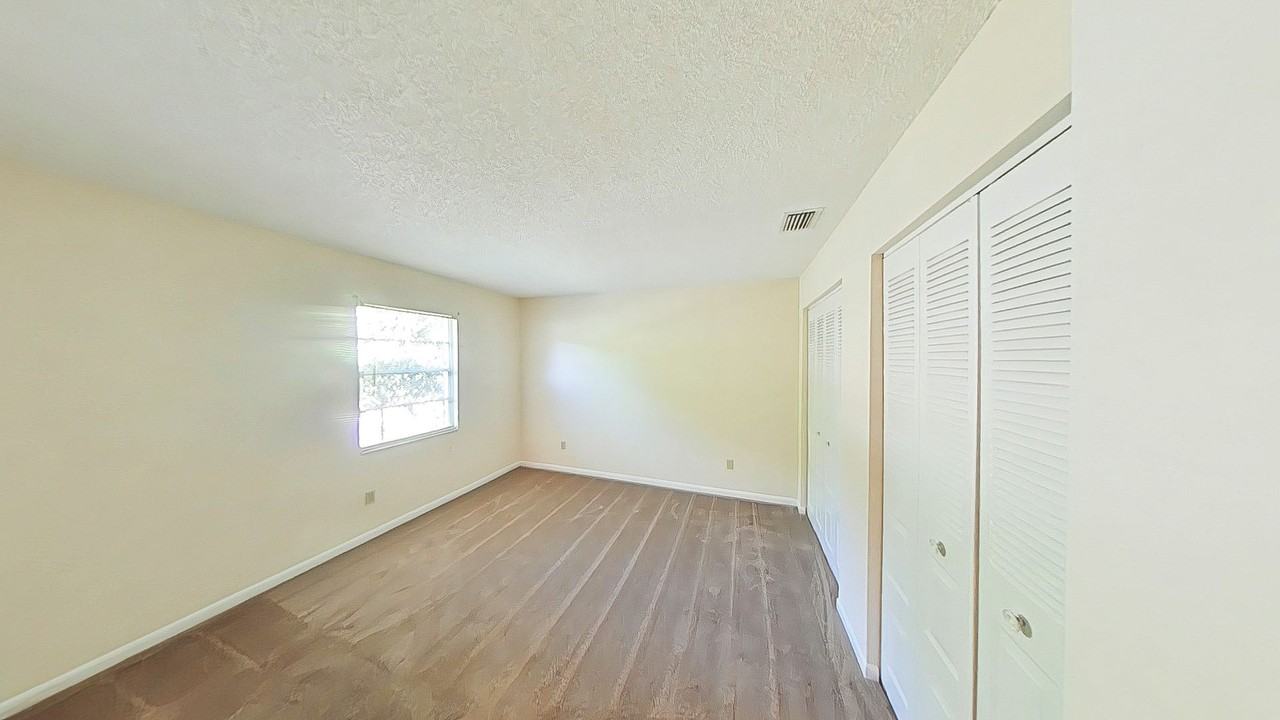 720 Ne 30th Ave #P - Photo 6 of 7