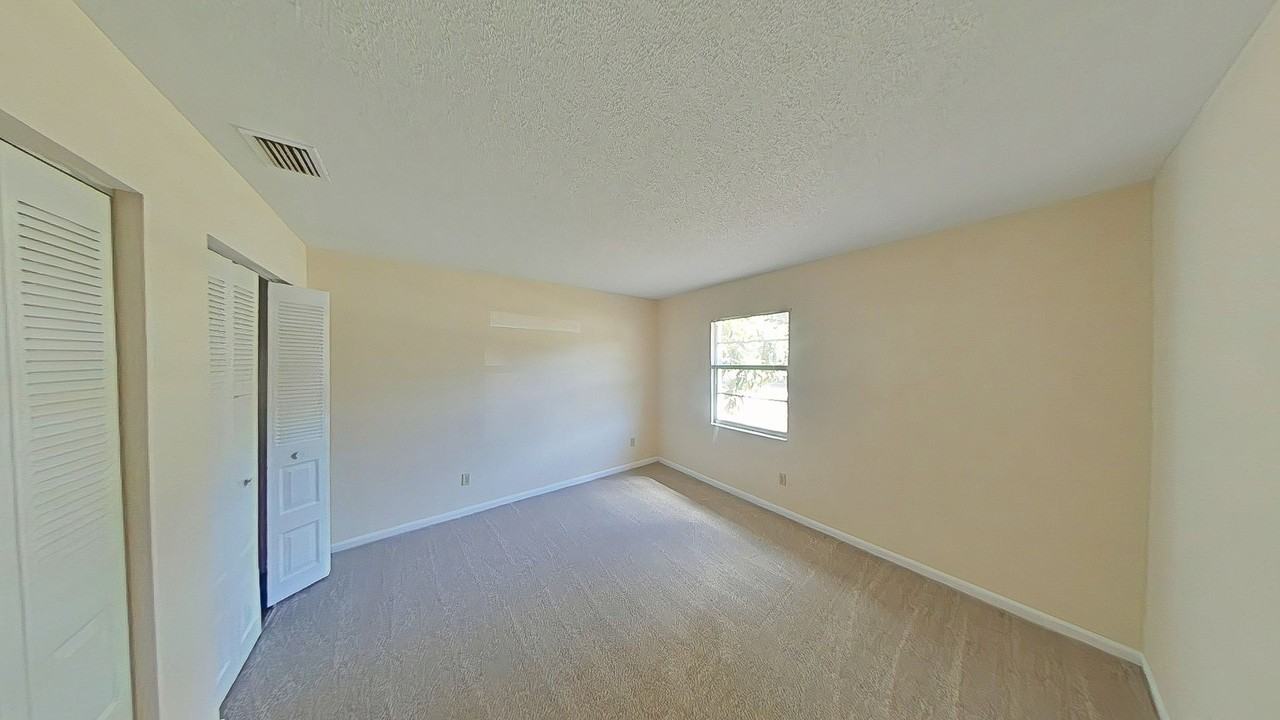 720 Ne 30th Ave #U - Photo 5 of 12
