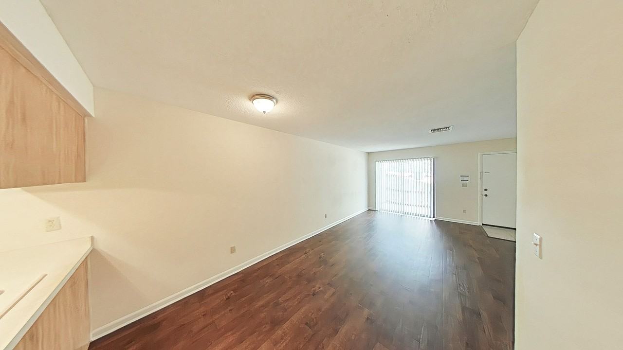 720 Ne 30th Ave #U - Photo 6 of 12