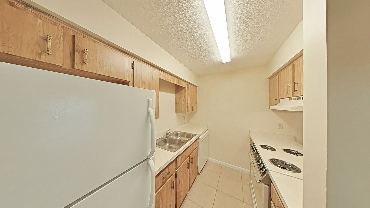 720 Ne 30th Ave #U - Photo 7 of 12