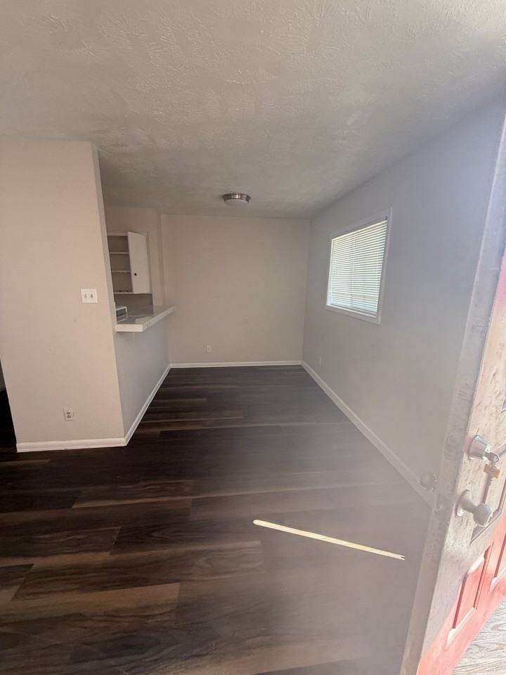 8535 Winkler Dr - Photo 2 of 11