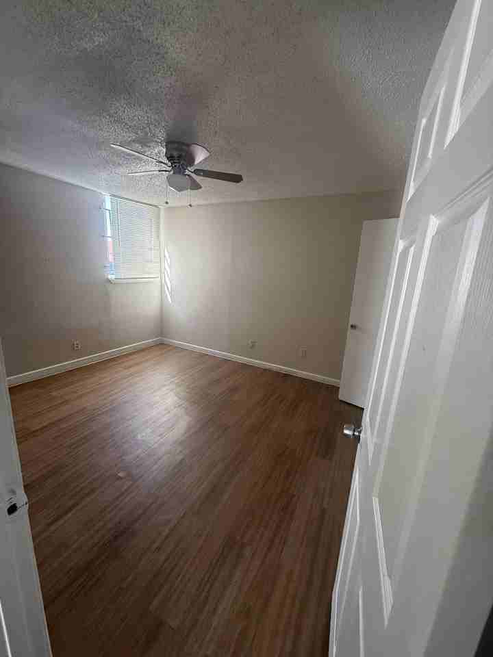 8535 Winkler Dr - Photo 7 of 11