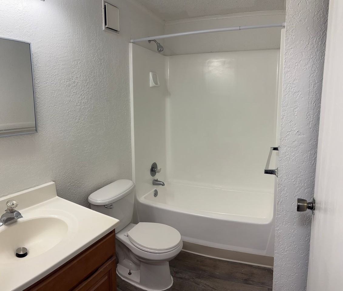 10084 S Nob Hill Cir - Photo 3 of 10