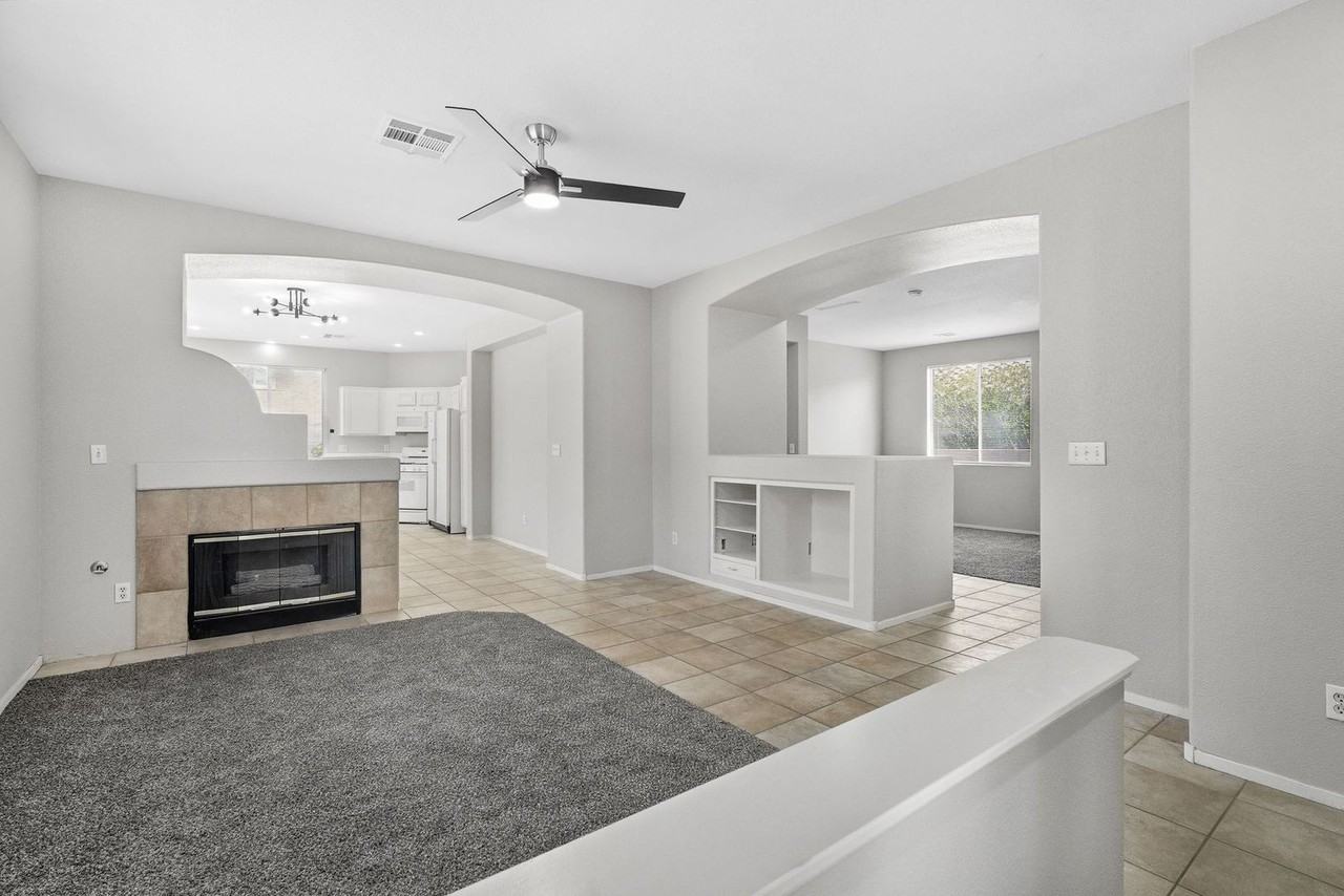 10628 Primrose Arbor Ave - Photo 5 of 45