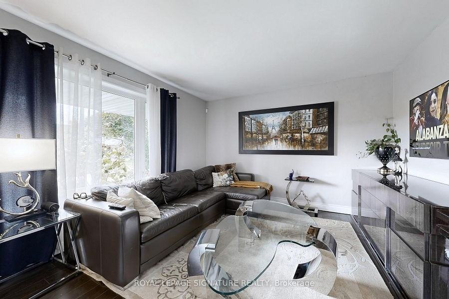 68 Christina Crescent - Photo 5 of 13