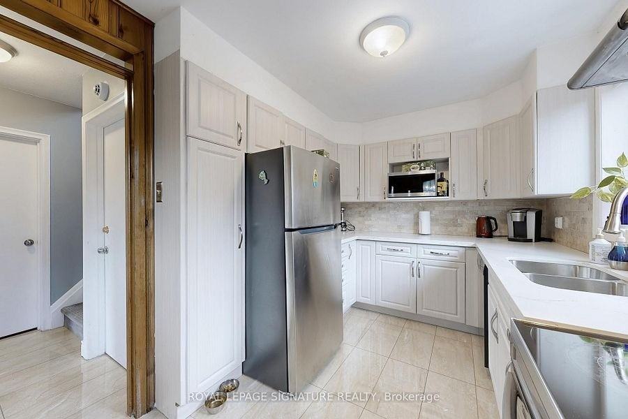 68 Christina Crescent - Photo 6 of 13