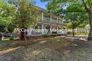 featured image of 302 W Spring St