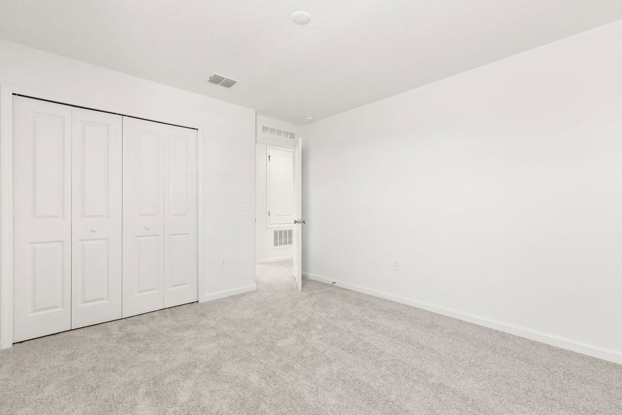 4658 Golden Knight Blvd - Photo 4 of 33