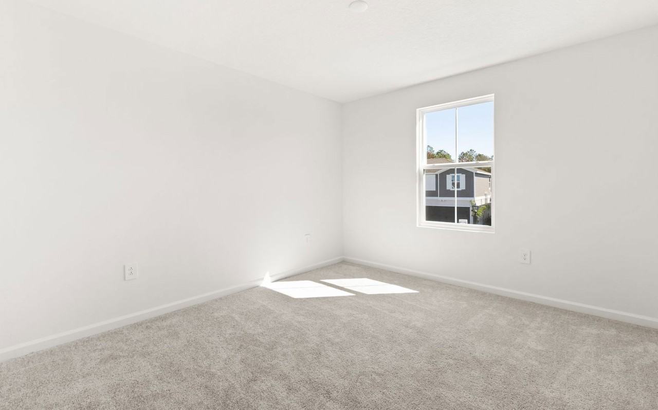 4658 Golden Knight Blvd - Photo 5 of 33