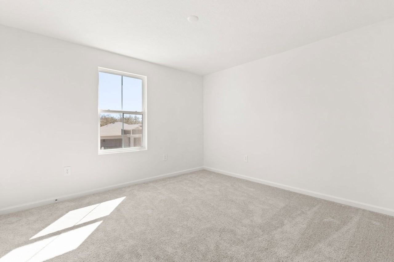 4658 Golden Knight Blvd - Photo 7 of 33