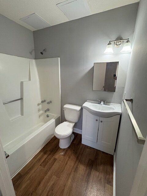 301 E 12th St #1 - Photo 6 of 18