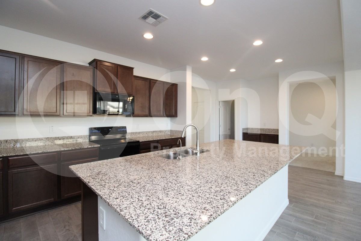 23034 E Via Del Sol - Photo 4 of 31