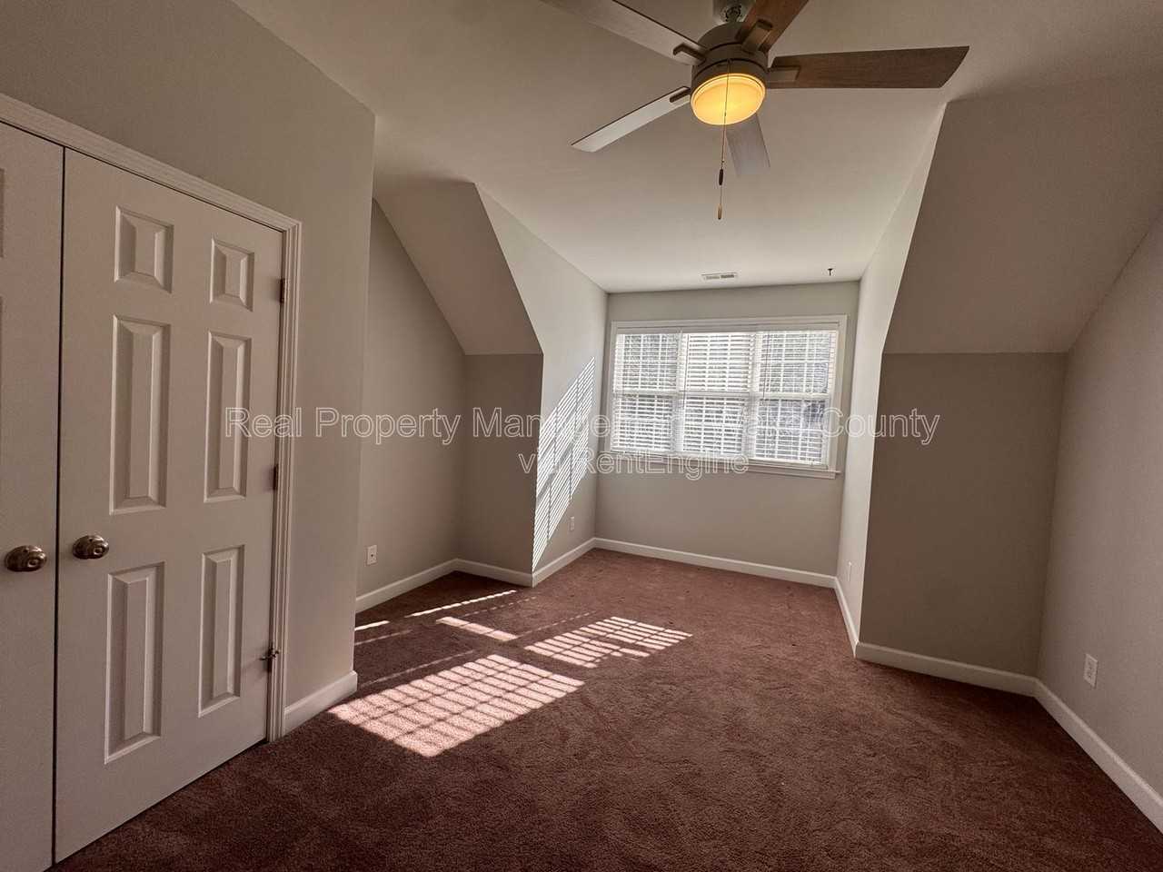 7310 Caversham Way - Photo 7 of 35