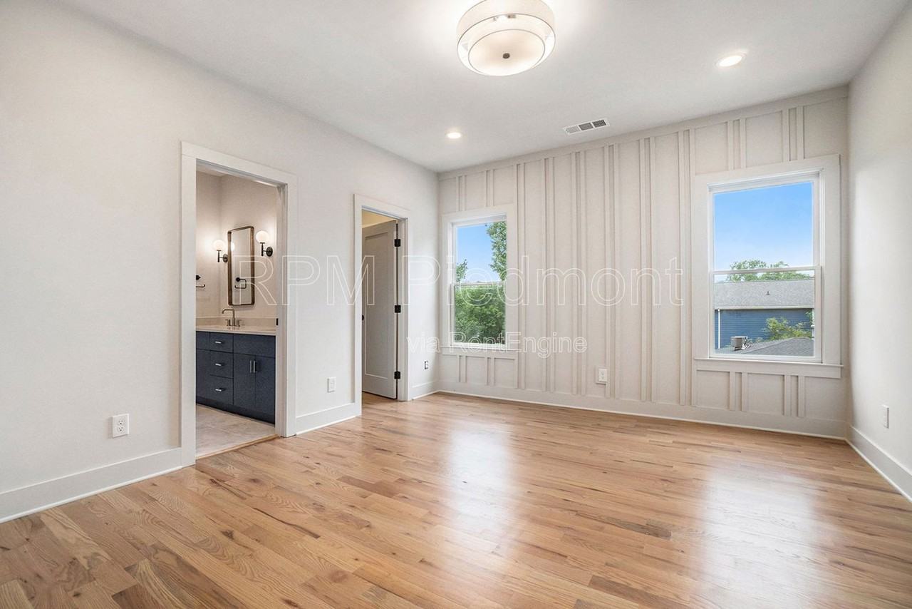 1081 Hill St Se #B - Photo 4 of 35