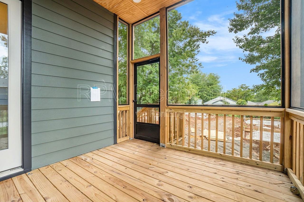 1081 Hill St Se #B - Photo 5 of 35