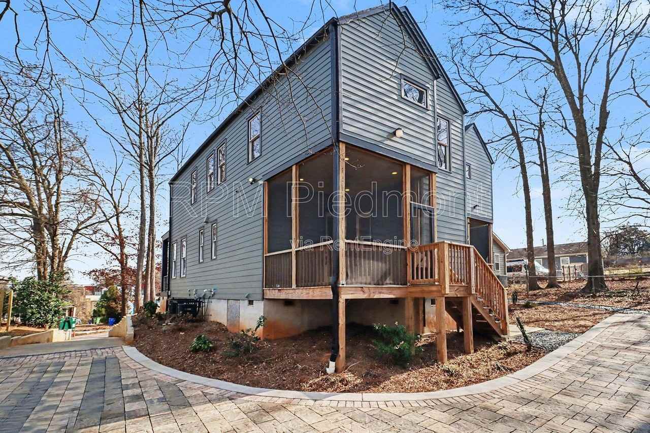 1081 Hill St Se #B - Photo 6 of 35