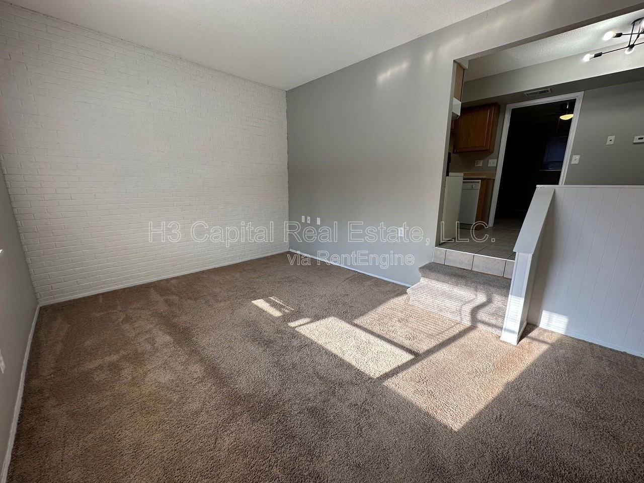 102 Woodhenge Dr Apt C - Photo 2 of 10