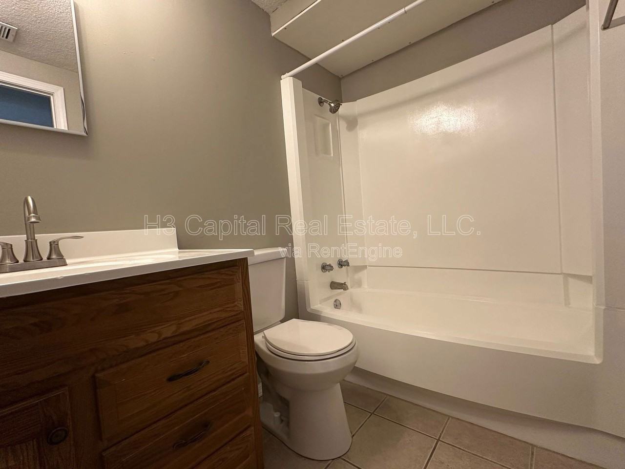 102 Woodhenge Dr Apt C - Photo 5 of 10