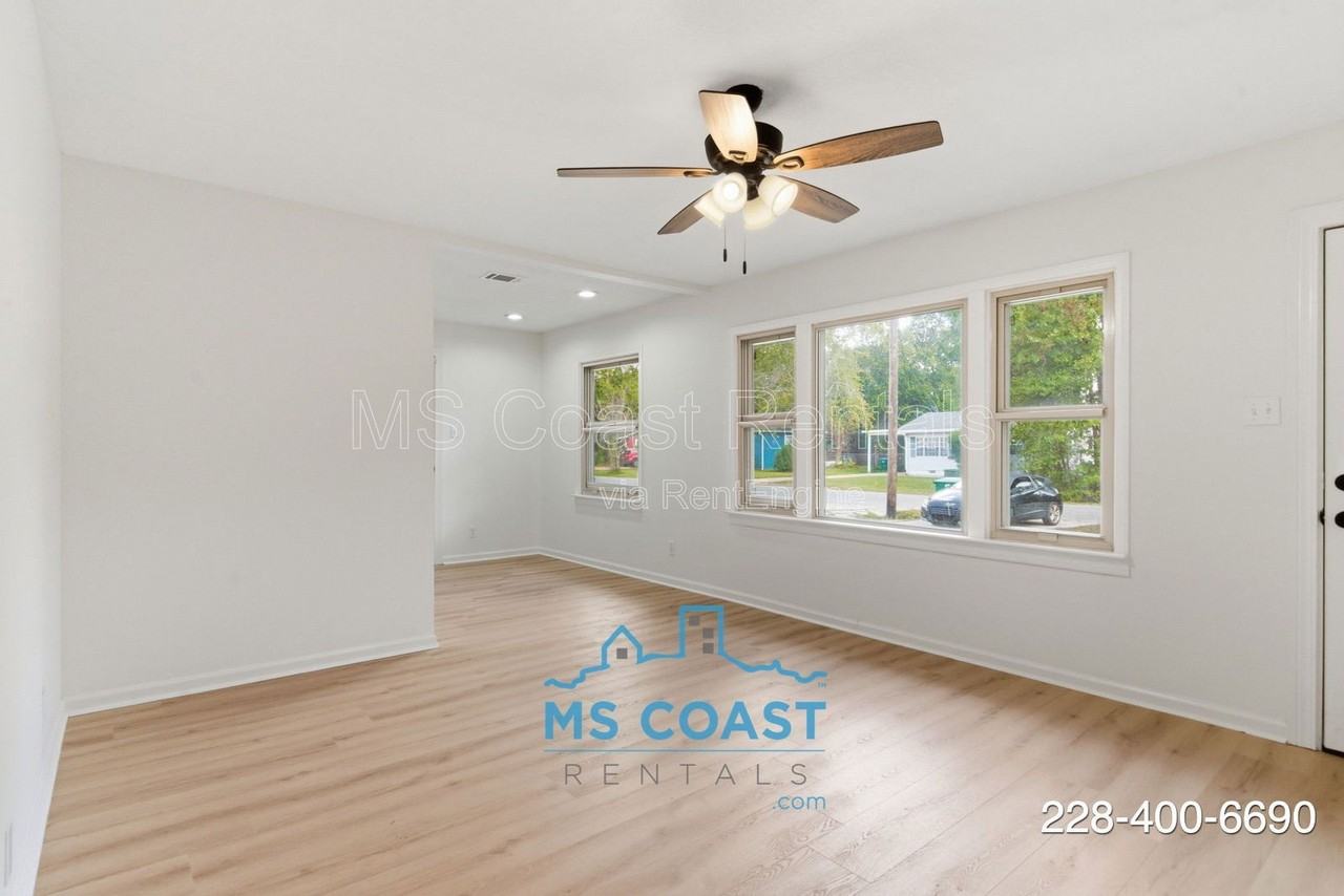 3713 Belmede Dr - Photo 5 of 19