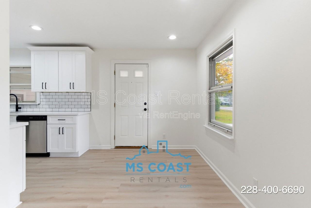 3713 Belmede Dr - Photo 7 of 19