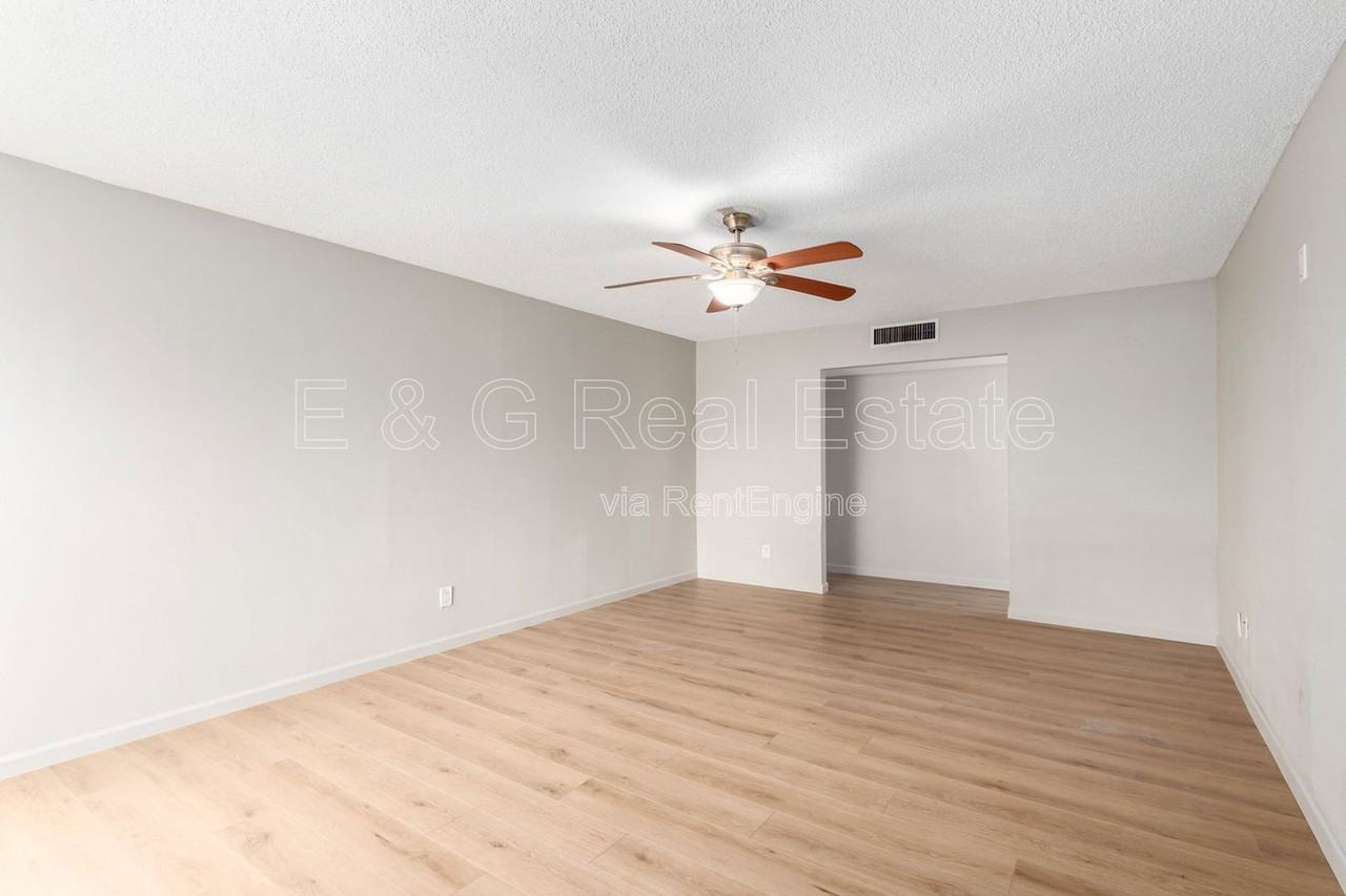 103 E Del Rio Dr - Photo 4 of 29