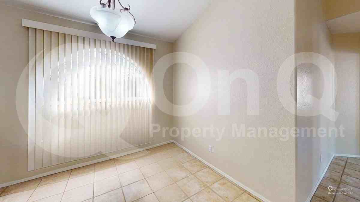 12742 W Monte Vista Rd - Photo 4 of 26