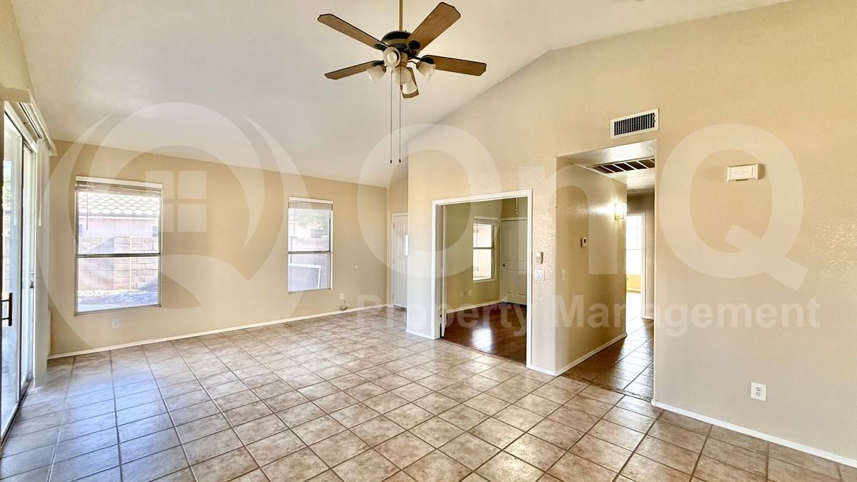 12742 W Monte Vista Rd - Photo 7 of 26