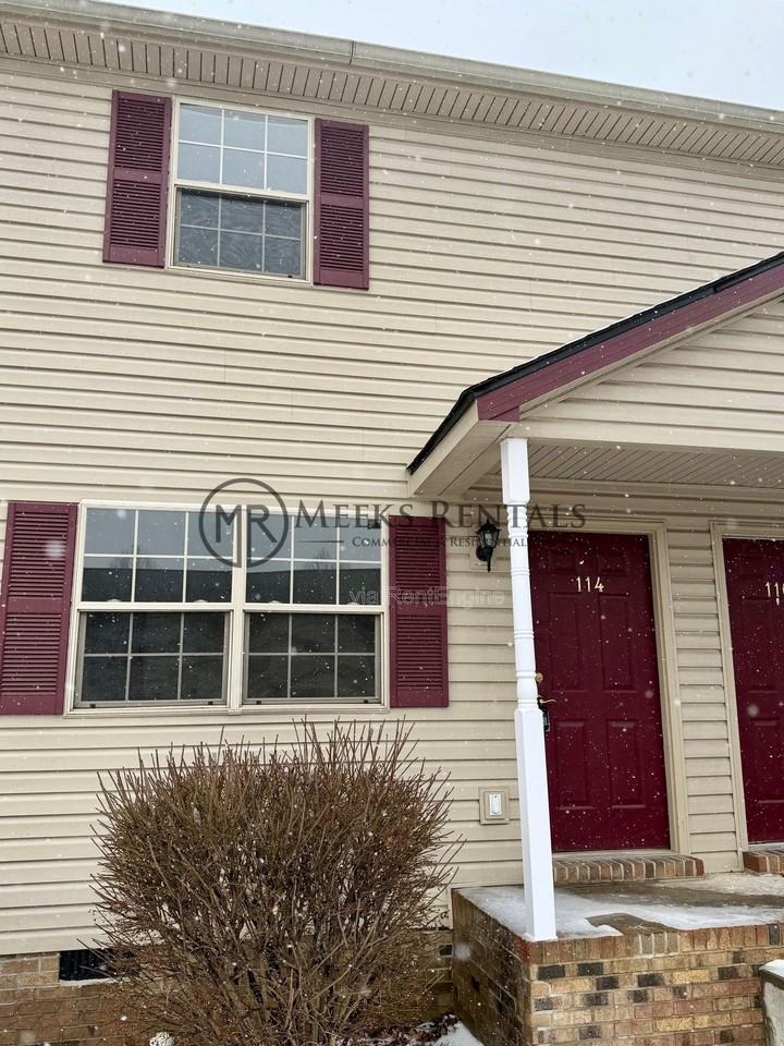 114 Mount Vernon Ln - Photo 2 of 3