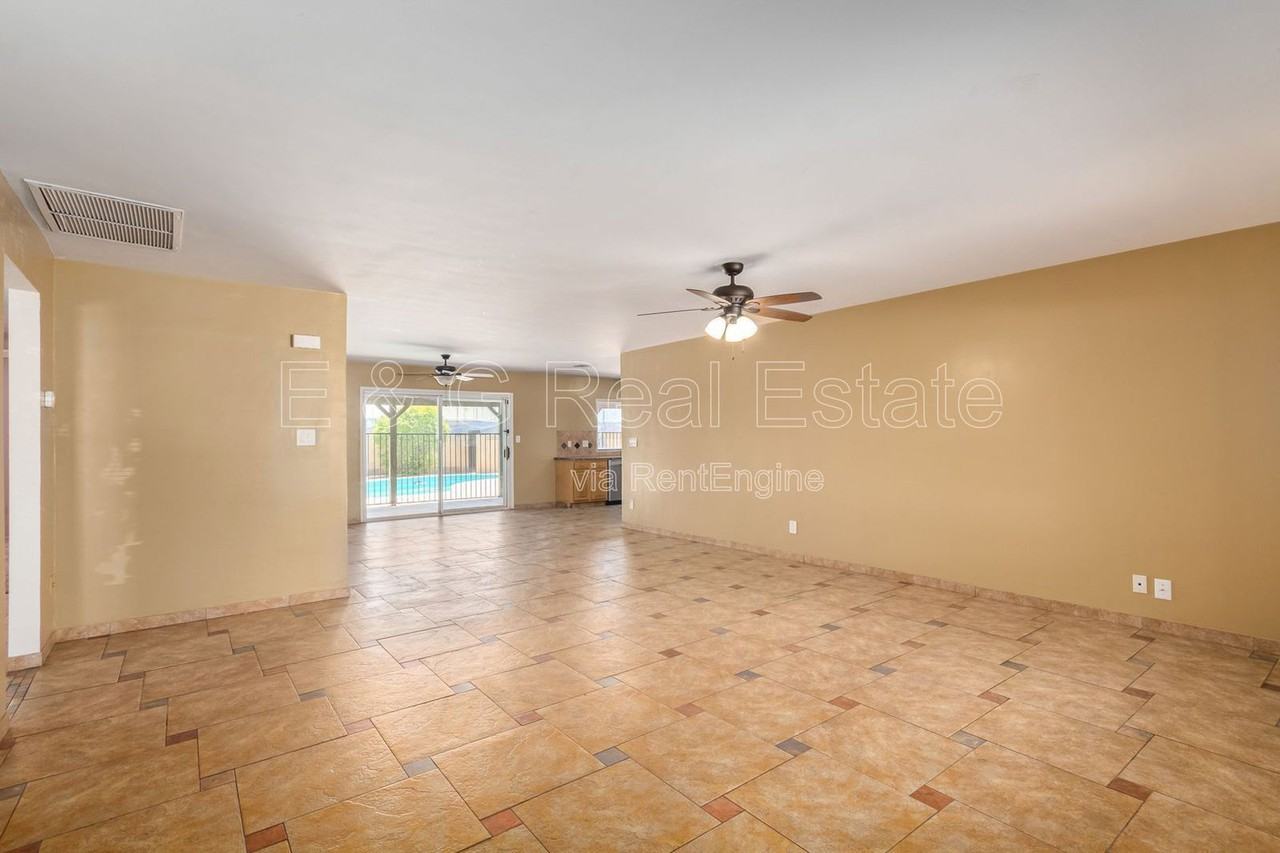 1885 E Alameda Dr - Photo 5 of 34