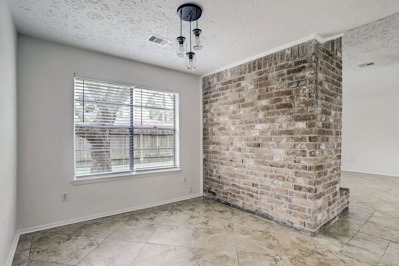 23318 Bright Star Dr - Photo 3 of 10