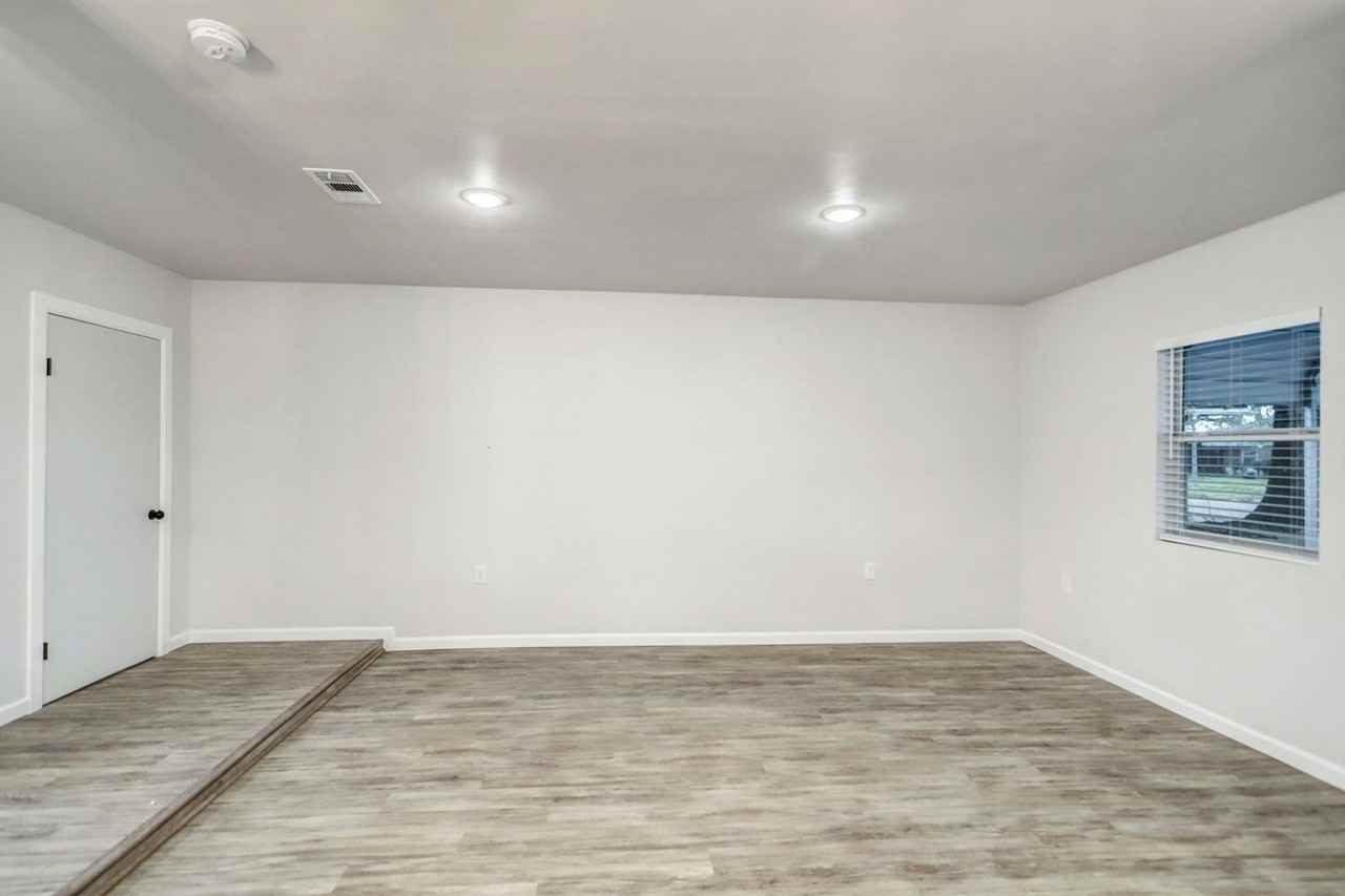 8618 Flossie Mae St - Photo 4 of 10