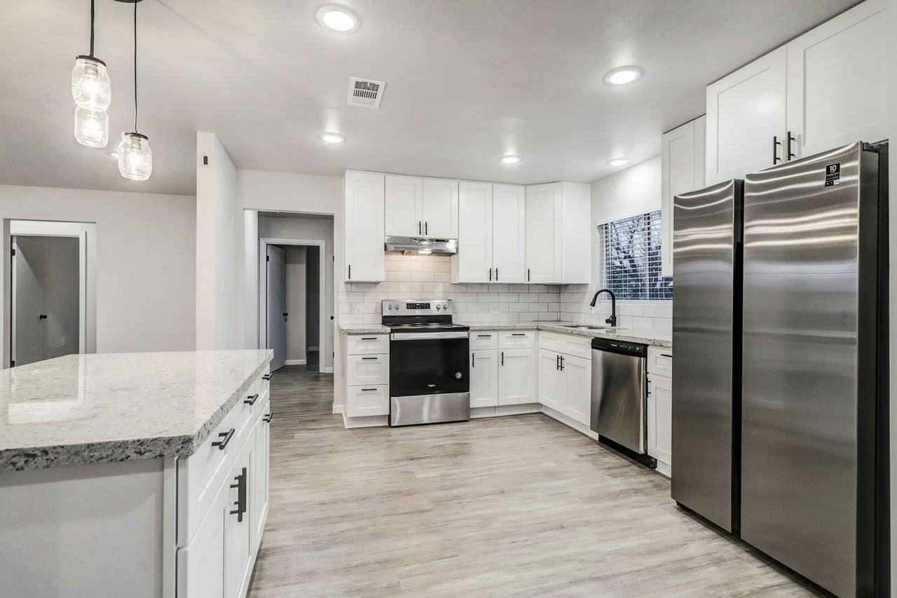 8618 Flossie Mae St - Photo 6 of 10