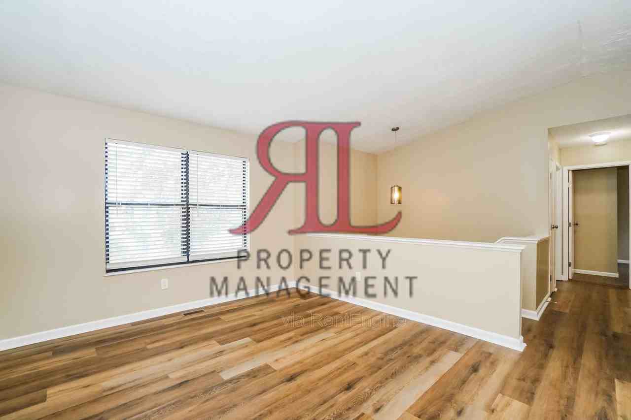 836 Hickok Dr - Photo 5 of 22