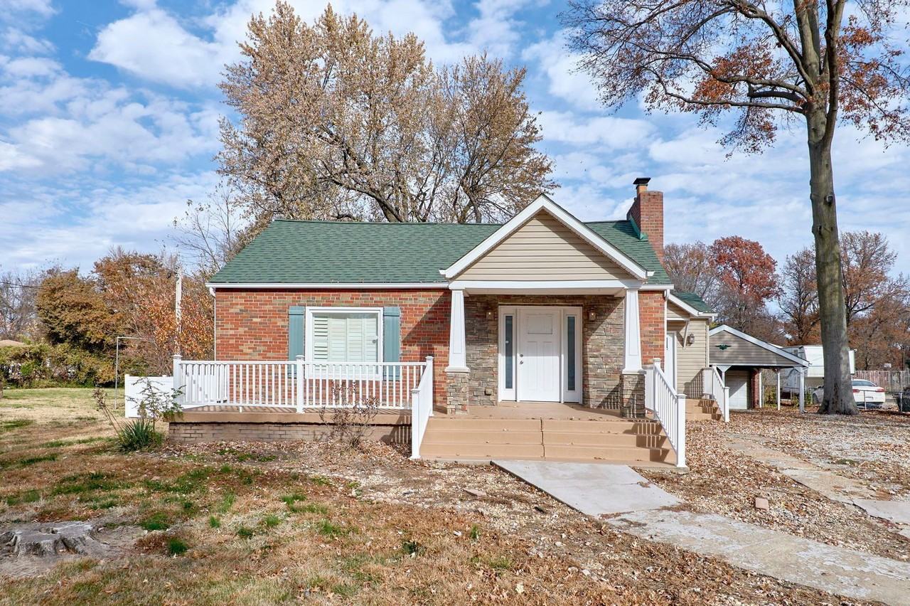 1037 Prigge Rd - Photo 4 of 44