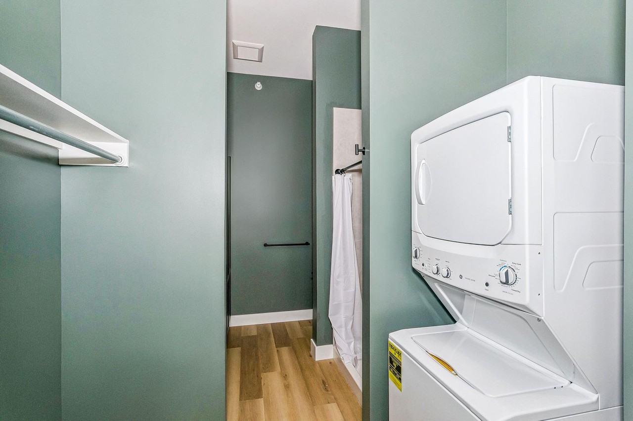 212 S Greenwood St - Photo 4 of 7