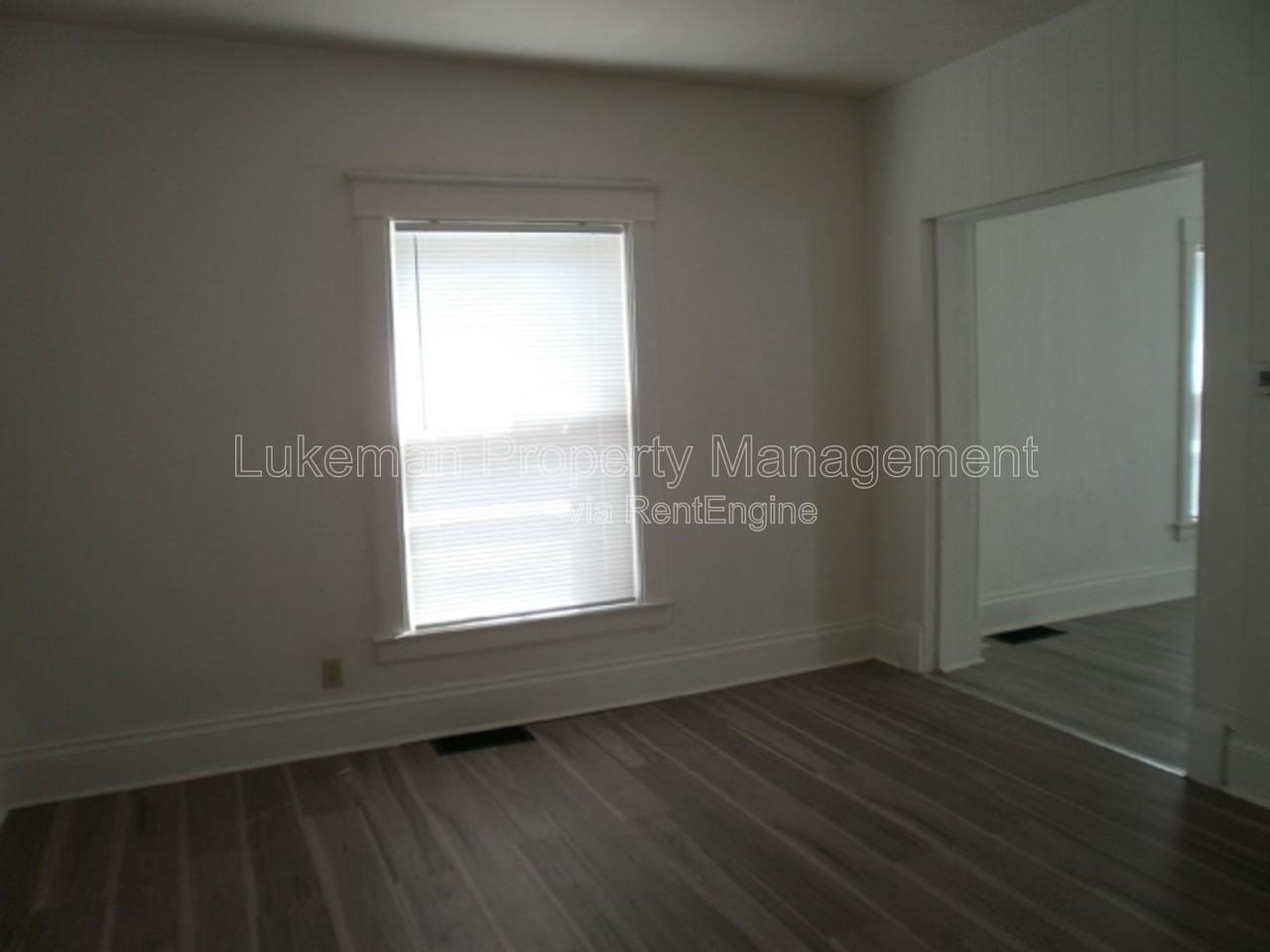 511 Clinton Ave - Photo 4 of 22