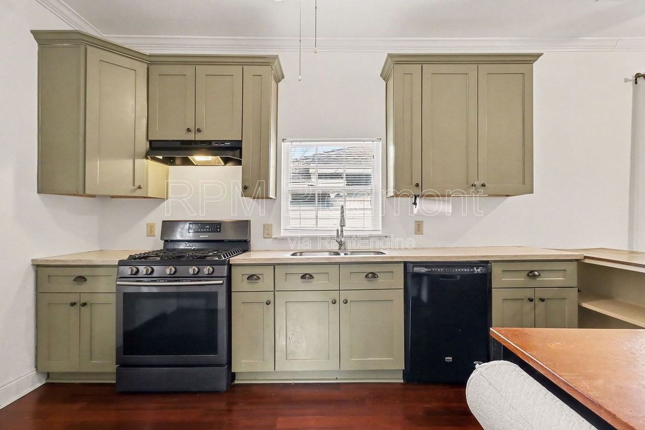 160 Ormond St Se - Photo 3 of 30