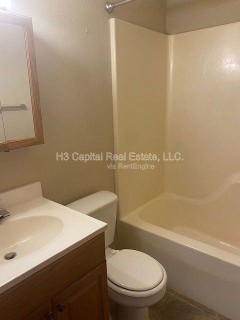 1306 9th St #103 - Photo 5 of 5