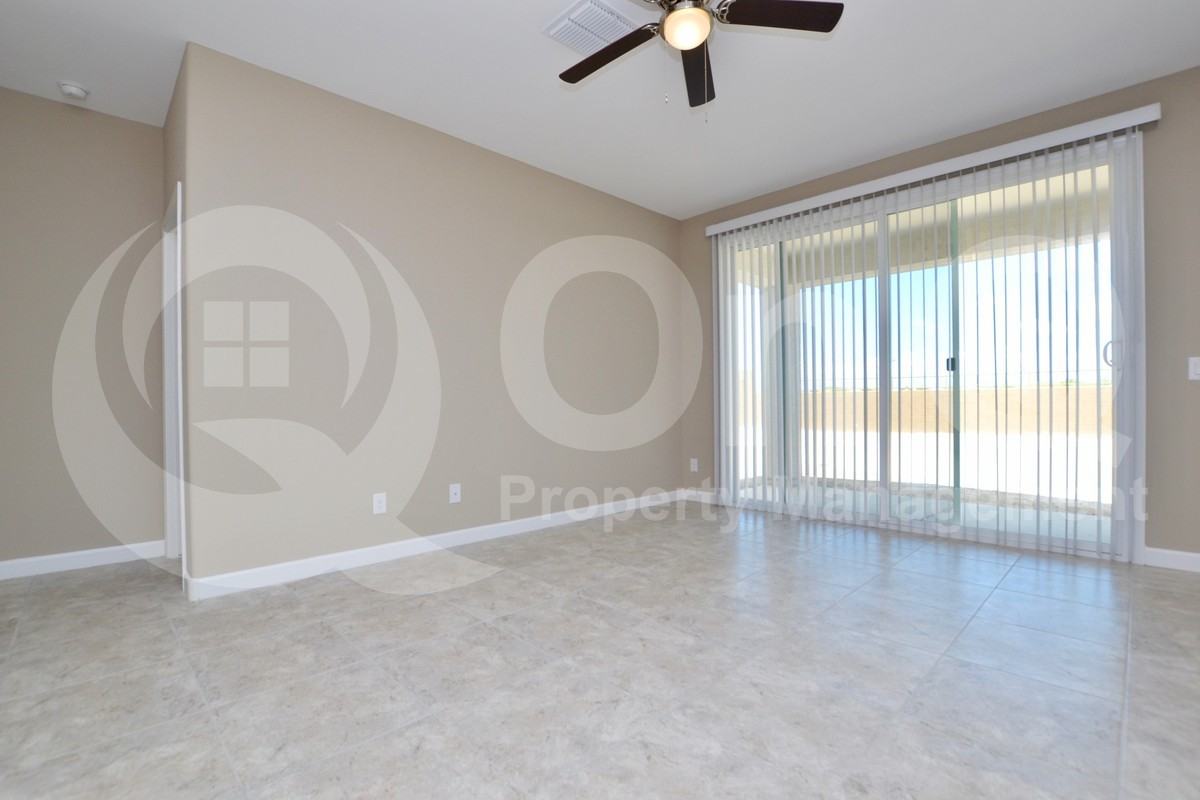 2223 N Camden Dr - Photo 7 of 23