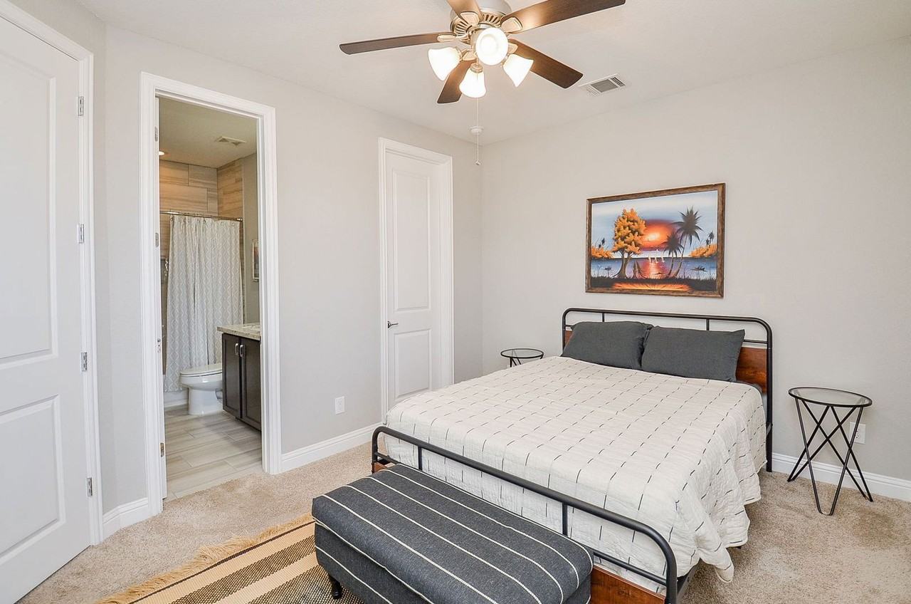 1223 W 19th St #A - Photo 6 of 23