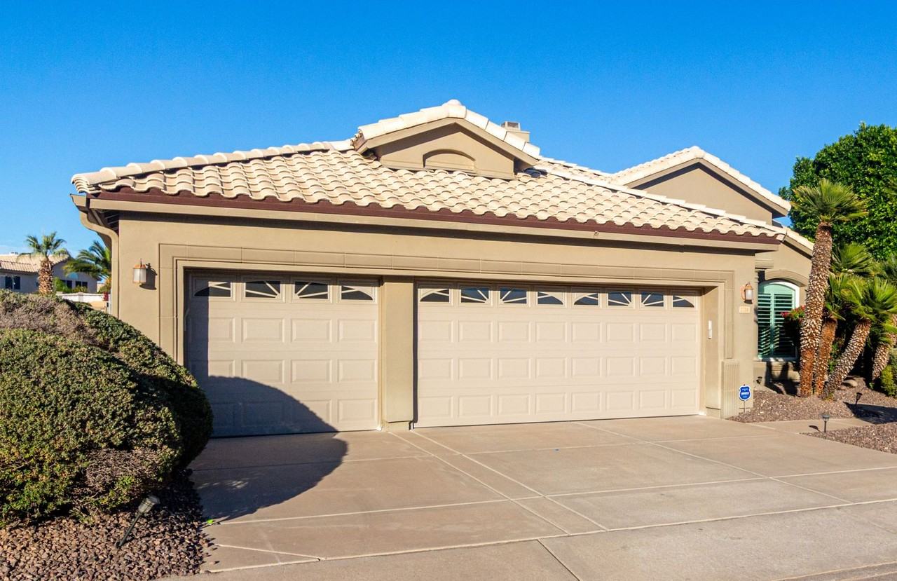 2738 E Silverwood Dr - Photo 4 of 40