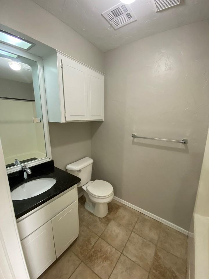 10125 N Pennsylvania Ave #1 - Photo 6 of 24