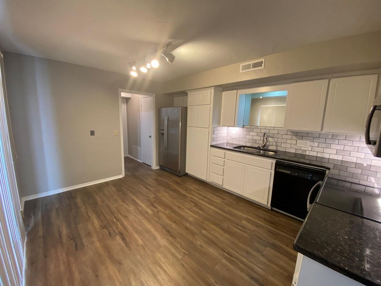 10125 N Pennsylvania Ave #1 - Photo 4 of 24