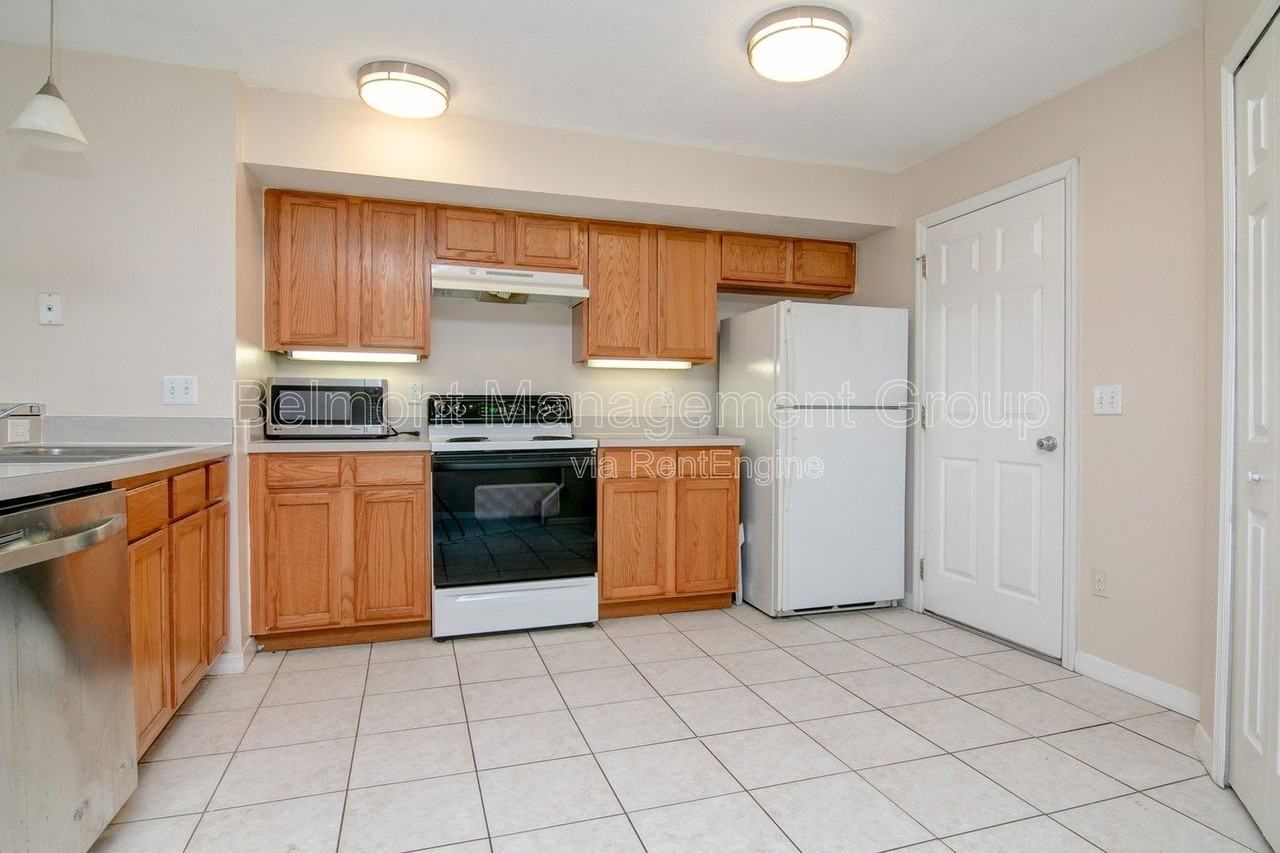 2909 E Central Blvd - Photo 3 of 12