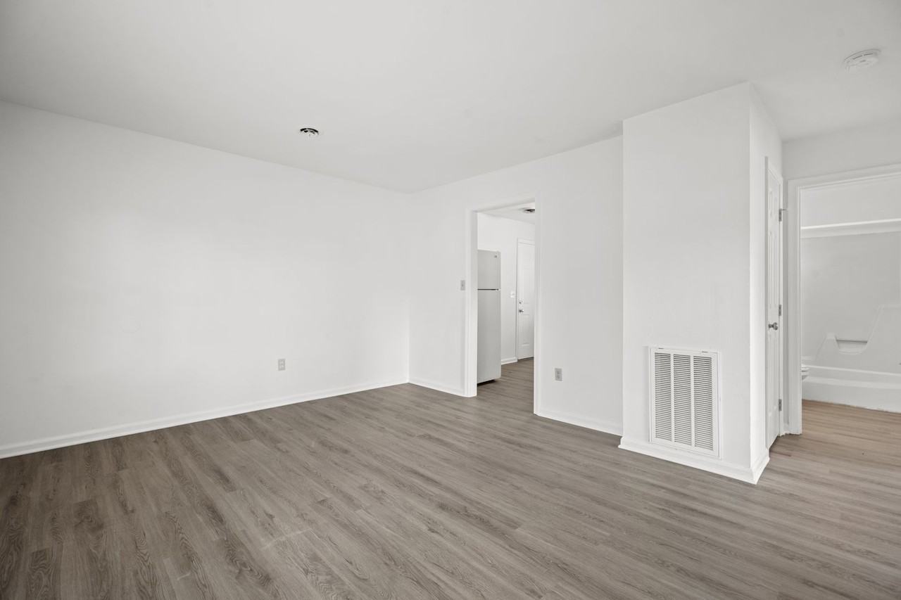 402 Dupuy Ave #B - Photo 5 of 18