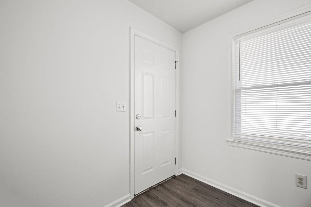 402 Dupuy Ave #B - Photo 6 of 18