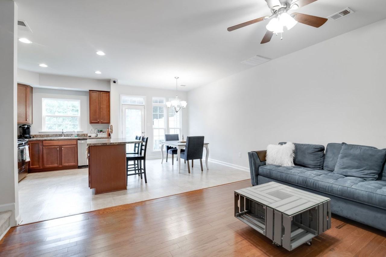 8992 Ringview Dr - Photo 5 of 29