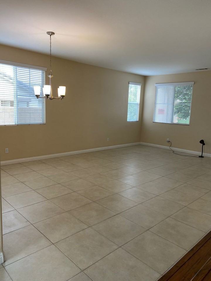 12720 Lasselle St - Photo 7 of 37