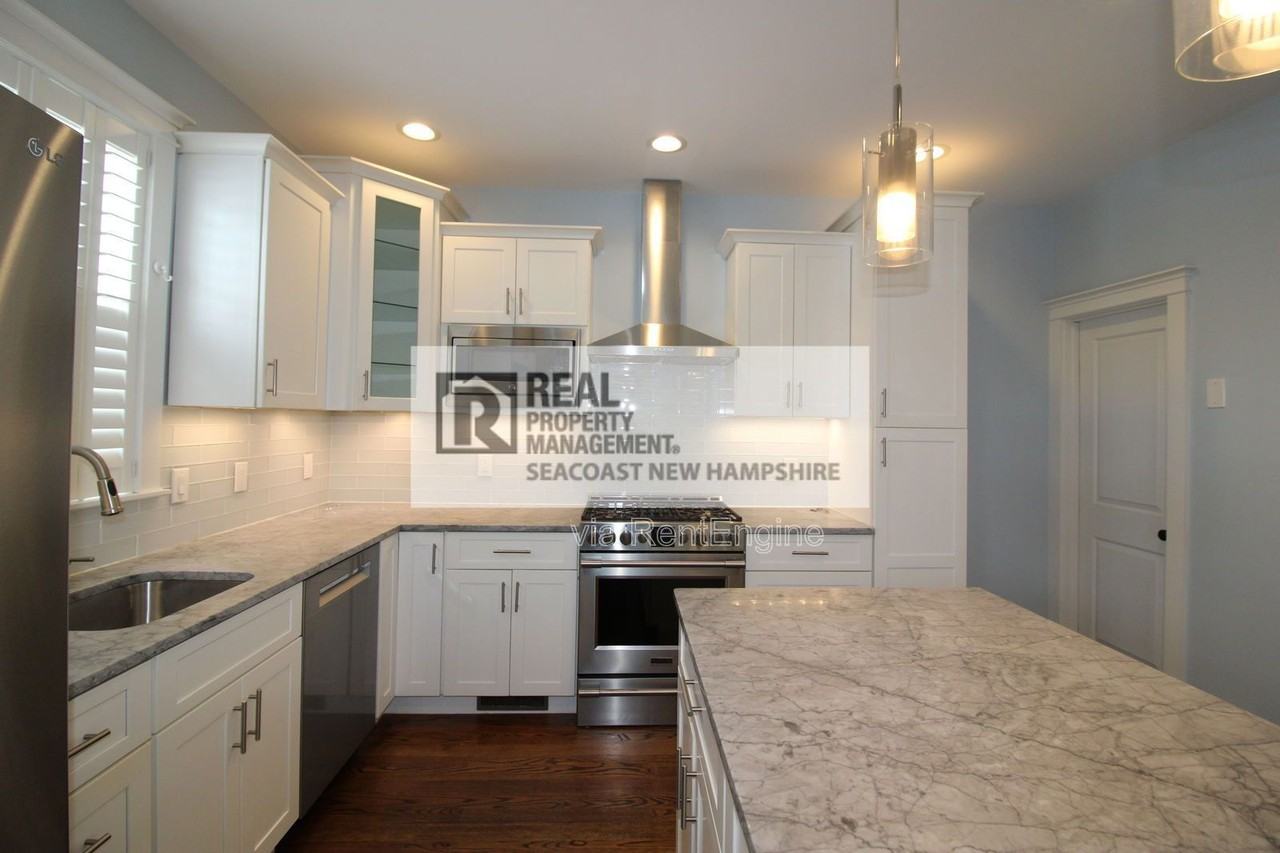 33 Columbia St - Photo 3 of 24