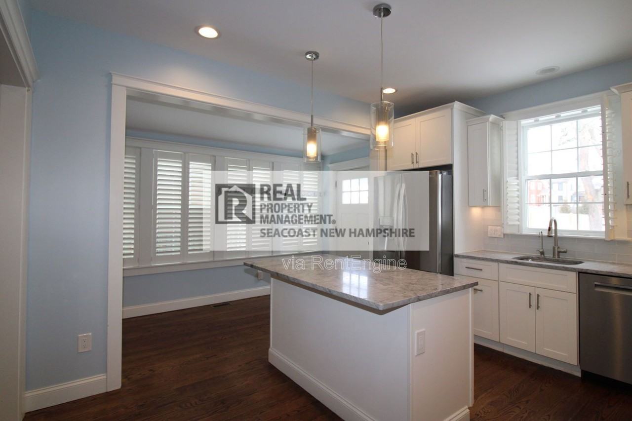 33 Columbia St - Photo 4 of 24